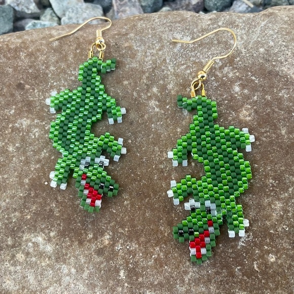 Alligator Beaded Earrings, New, Handmade by Me - Picture 3 of 6